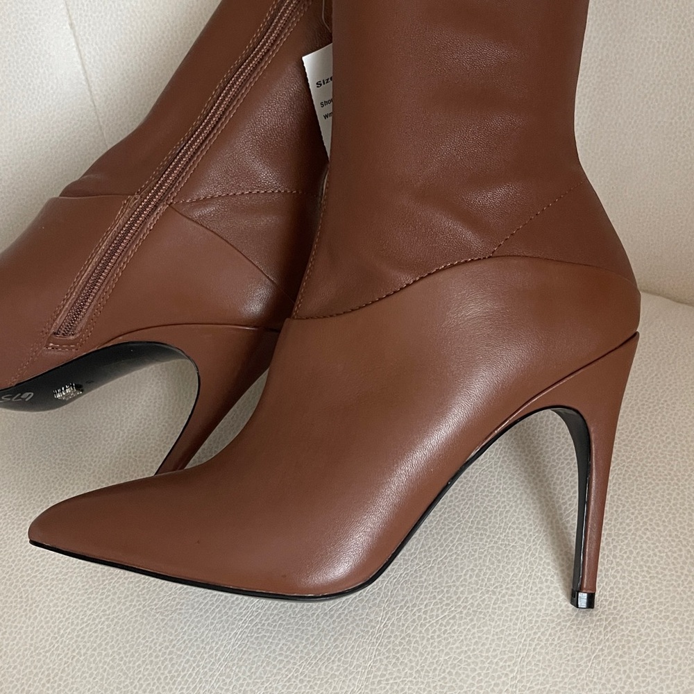 NEW REISS 20”
Carina Pointed Toe Knee High Heel Brown Leather Stiletto Boots - Picture 4 of 13